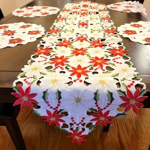 Embroidered Christmas Holiday Poinsettia Flowers Table Runner with 4 Round Mats